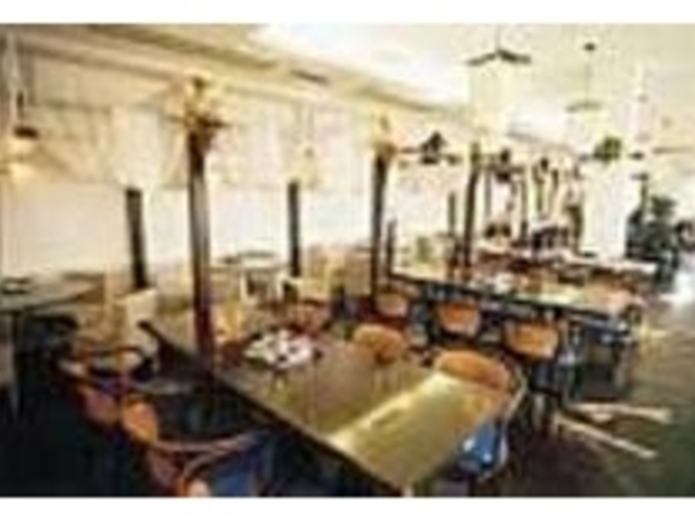 アジアのリゾート地を思わせる店内_XIN CHAO