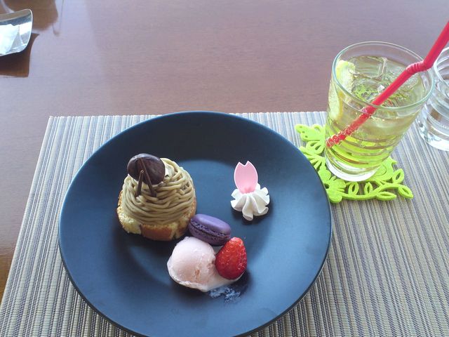 店内から眺められる景色もご馳走のひとつ_カフェレストラン クローチェ