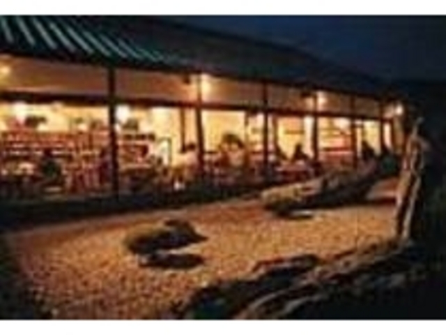 日本庭園を眺めながら、珈琲を味わえる_珈琲蔵人 珈蔵 祝谷店