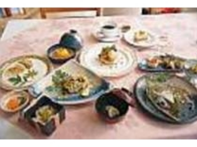 旬の素材を取り入れて、繊細に盛り付け_花の森ホテル レストラン風花