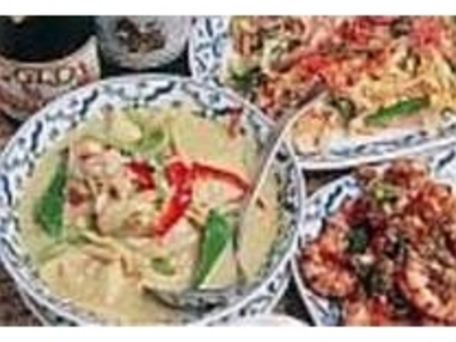まろやかな辛さが心地よいグリーンカレー_タイ国料理 アユタヤ