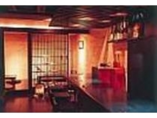 和洋折衷の落ち着いた雰囲気が漂う店内_樂膳 銀座 花大根
