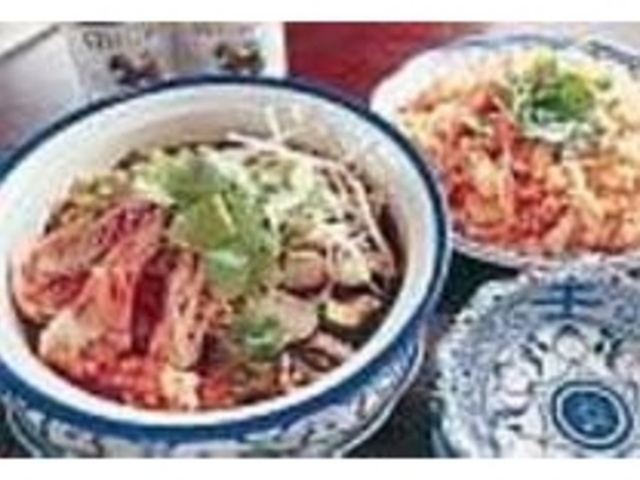『トムヤムクンラーメン』は店一番の人気_タイレストラン メナムのほとり