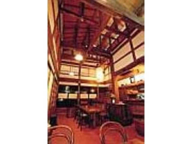 町屋の雰囲気たっぷりの店内でくつろごう_塩屋橘