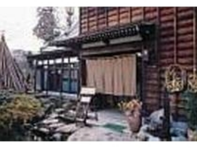 魚沼の民家をそのまま店舗にしている_牧之庵