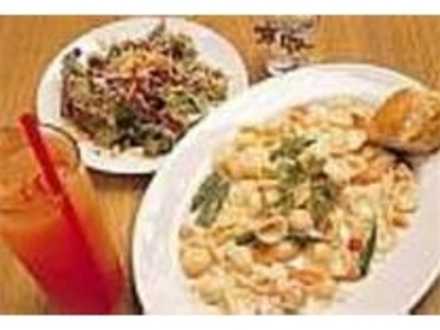 ランチはサラダ、ドリンク付きでお買得_Meguro drive-in