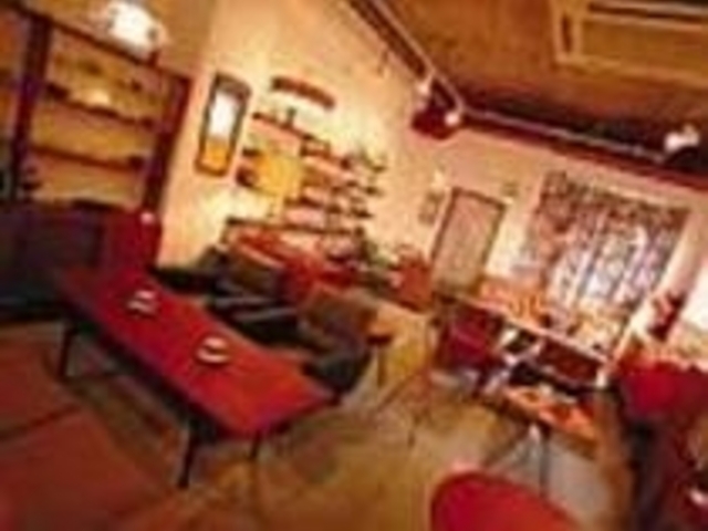 居心地のいい、リビングのような店内_Fusion Interiors