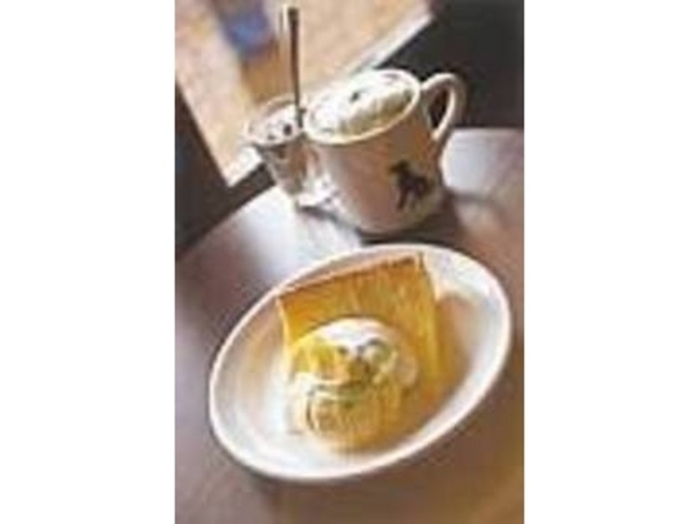 店内で焼かれる『オリジナルシフォン』_Dog cafe