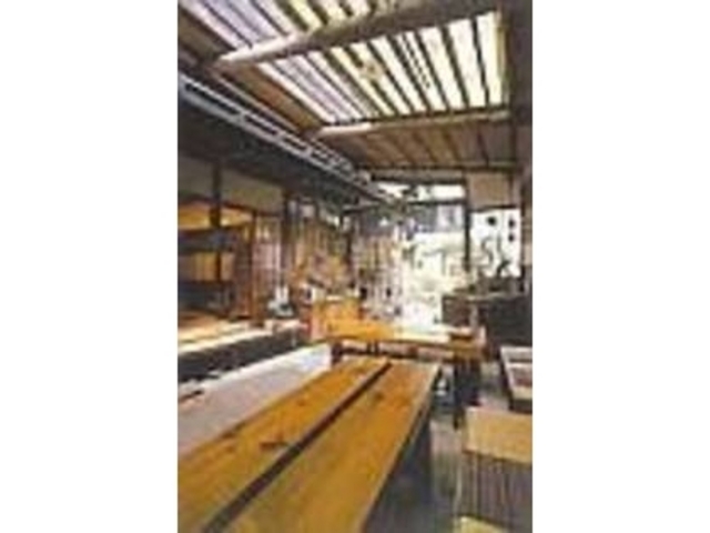 手染めのタペストリーなども販売されている_松倉山荘