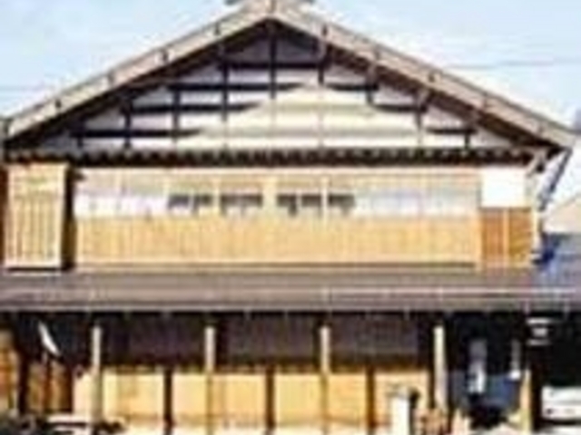川港で栄えた宿場町の面影を残す外観を復元_塩屋 橘