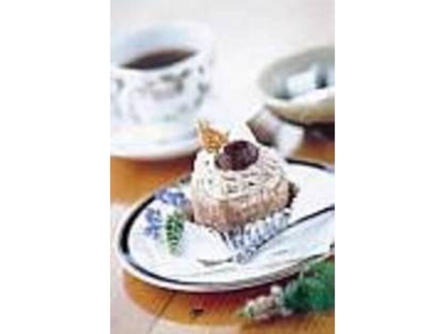 モンブランケーキとコーヒー(840円)_田園喫茶 Wild Berry 伊都きりえギャラリー