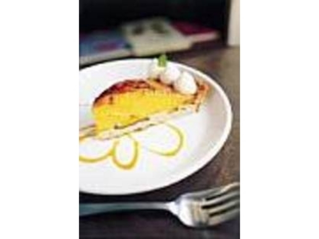 見た目にも美しい『カボチャのタルト』_CAFE CHARBON