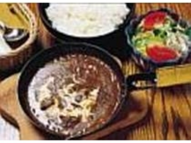 デザートには『豆腐のアイス』が好評_ログコテージ&レストラン 藁屋