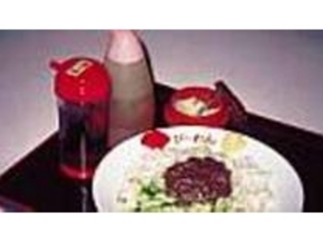 餃子、チータンタンなどが付いたセットも_びーわん