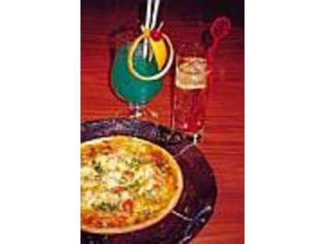 ピザもカクテルもひと味違うオリジナル_SAKEだいにんぐ あいもも