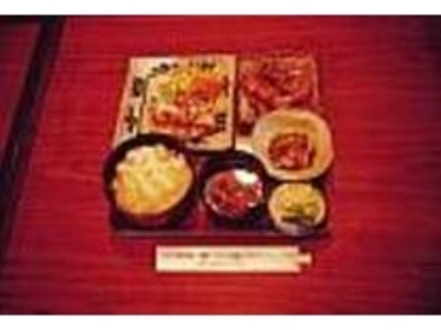 焼き鳥は、タレと塩から選ぶことができる_鳥料理 杉本