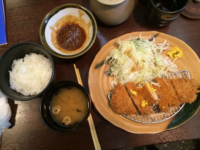 平牧三元豚のロース肉カツが主役のカレー_平田牧場 とんや