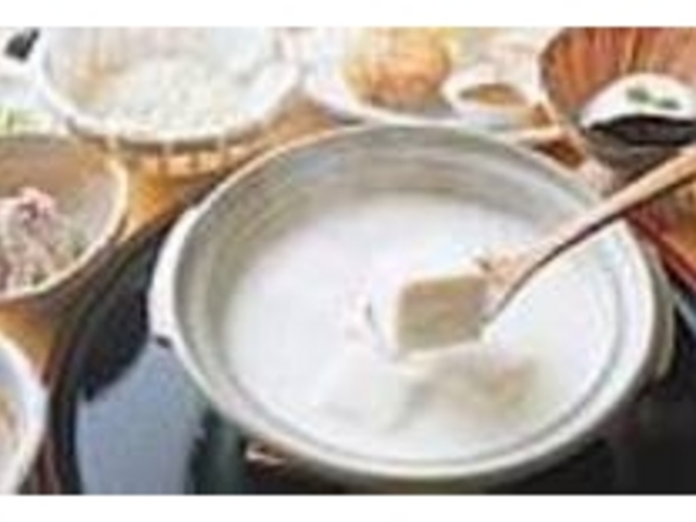 胡麻だれの『温泉湯豆腐セット』1260円_手作り豆腐料理 水の郷
