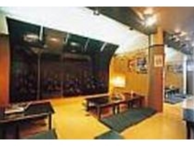 和が基本の店内は座敷なのでくつろげる_やましょう