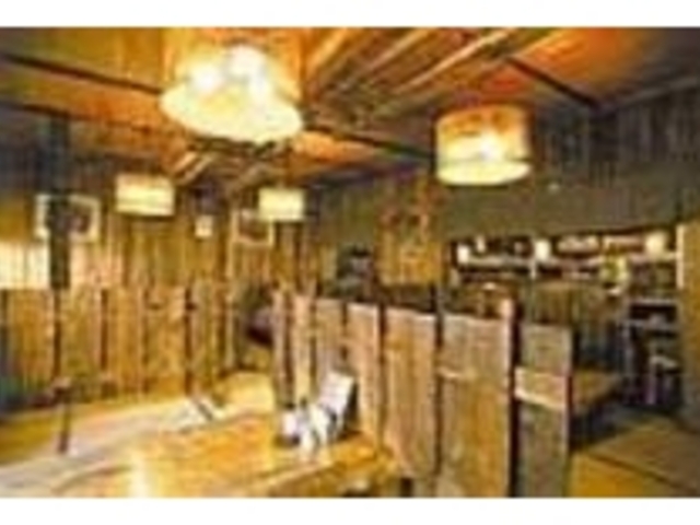 総席数55席。ほんわかとした照明が◎_北三陸磯料理 魚棚