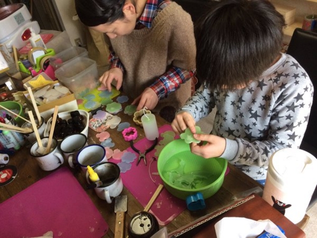 小学生でも仲良く簡単に作成できます。_名古屋手作り体験ワークショップ教室 candle shop cafe 覚王山キャンドル
