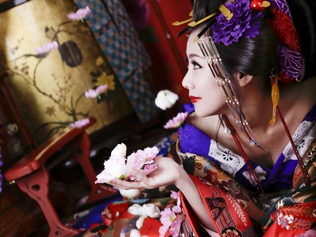 おしゃれに、艶やかに、カッコよく、_羽ごろも屋