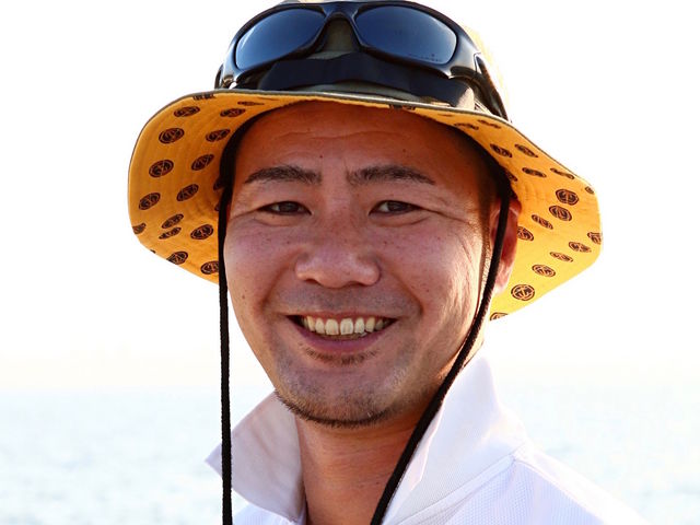 生まれも育ちも沖縄!船長の大城です。スタッフ一同は、お客様に安心して乗船いただける様きめ細かな安全サポートをいたします。_MURIBUSHI Ocean Service