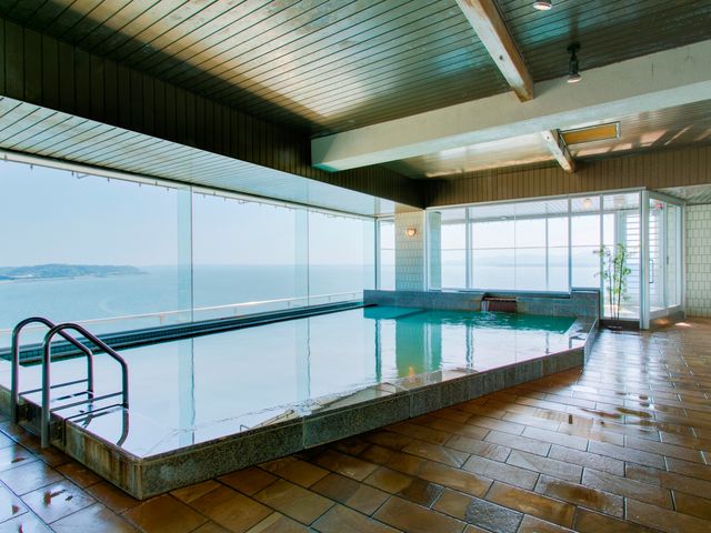 露天風呂付展望大浴場_舘山寺サゴーロイヤルホテル