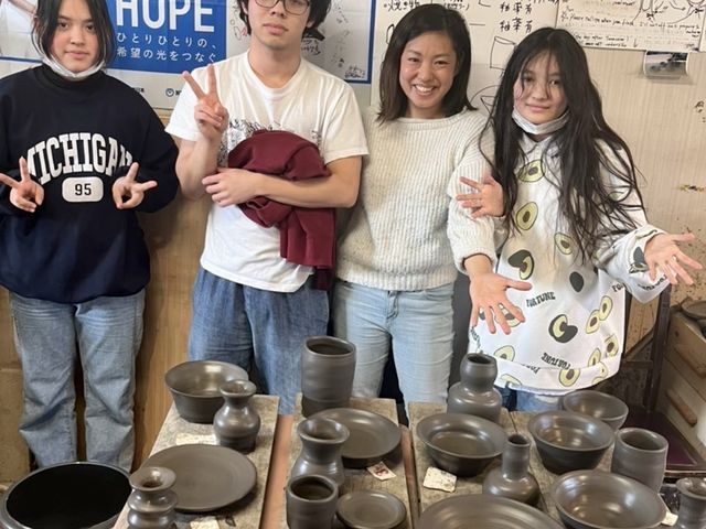 最後は作った作品と記念撮影!家族での体験いかがですか?_備前紫庵