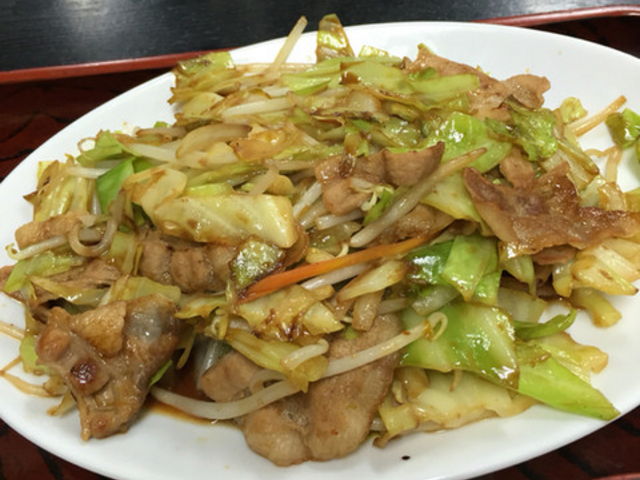 近所でのお食事は双葉食堂。
駅から歩いて1分。
おすすめはホルモンうどんに豚玉。ラーメンも美味しいですよ。_備前紫庵