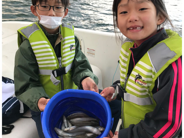 11月29日初めての釣り体験、2人でキスを40匹近く釣り揚げました。_釣り船 有明浜遊び体験