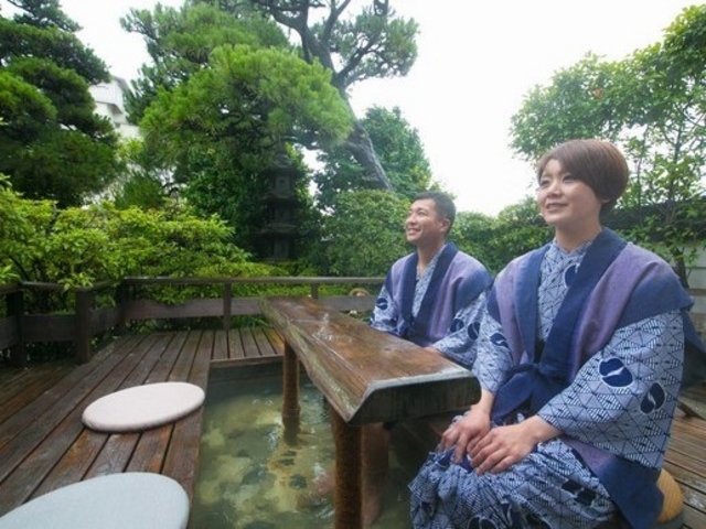 ロビーに併設されている足湯と砂足湯。_いぶすき秀水園
