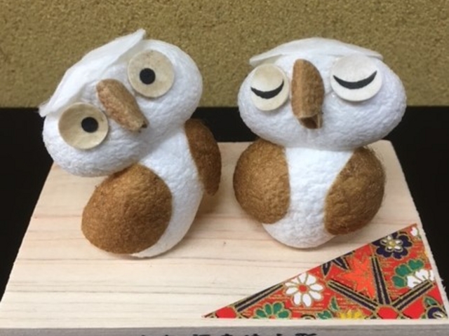 繭人形作品仲良しフクロウ¥2800_<民芸茶房>やまが門前美術館