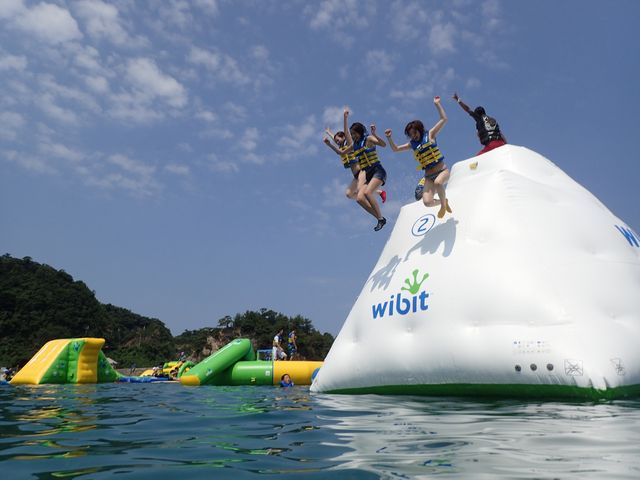 【アイスタワー】パークで一番の高さ!思いっきりジャンプしてドボーンと飛びこもう!_フロリックシーアドベンチャーパーク