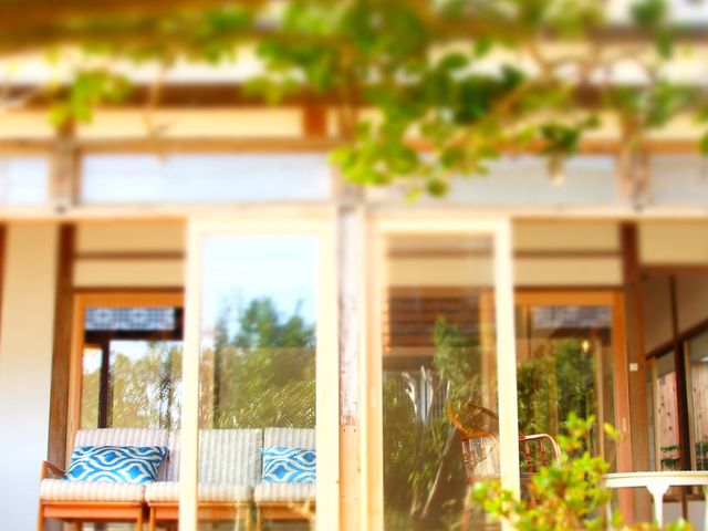 古い建具を残した建築デザインは、心落ち着く空間です。_SURF CITY 宮崎