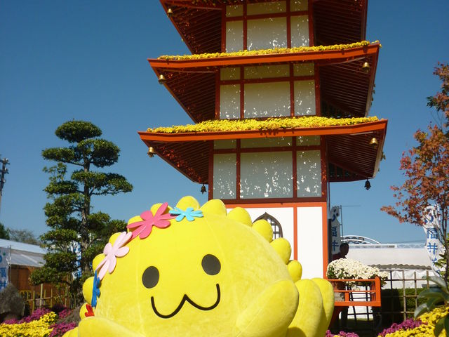 菊の妖精・きくりんに会えたらラッキー♪ 週末になると現れるという噂あり!_たけふ菊人形