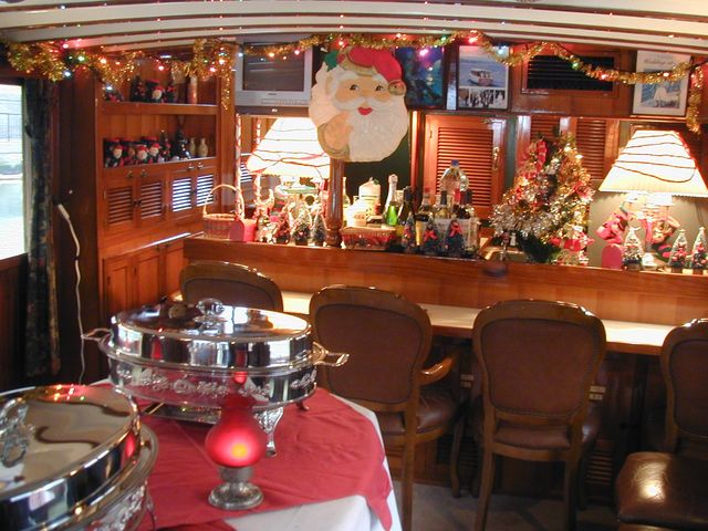 クリスマスコース洋風クルーザー無邪気な冒険者号_屋形船ドットコム 船宿 貴船茶屋