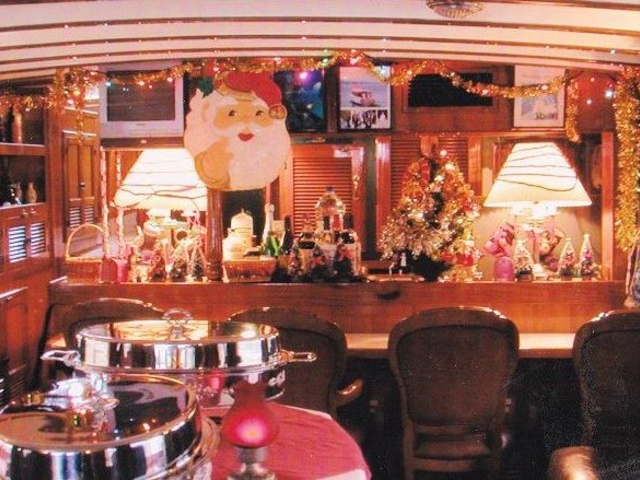 クリスマスコース洋風クルーザー無邪気な冒険者号_屋形船ドットコム 船宿 貴船茶屋