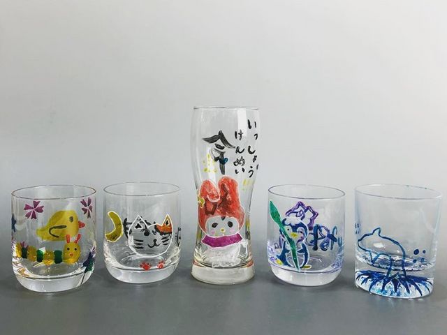 絵付け体験されたお客様の作品。
それぞれの個性があってとても気持ちのこもった作品になりました!_千田硝子食器