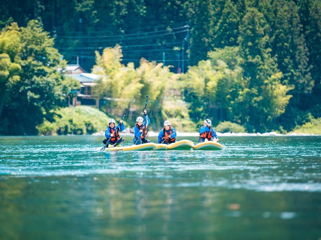 緩やかな流れで遊ぶ「SUP(サップ)体験」_アースシップ
