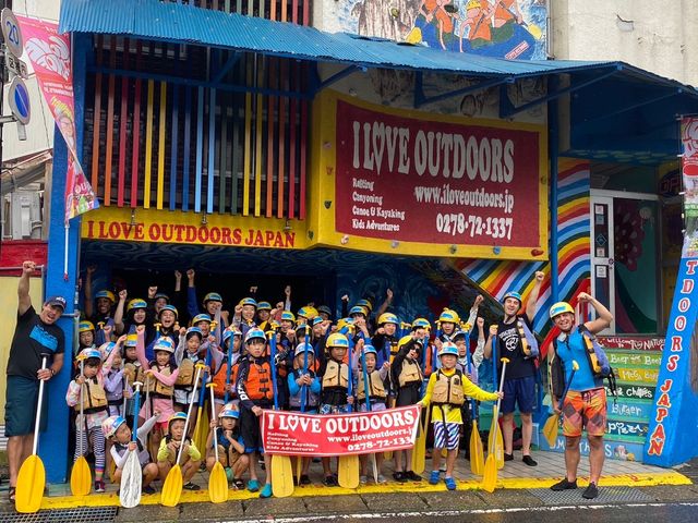ツアー前の集合写真♪レッツゴー!ラフティング!_I LOVE OUTDOORS JAPAN
