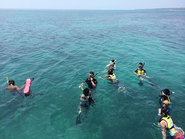 シュノーケリングエリアは国内最大のサンゴ礁の石西礁湖!!!
カラフルな魚やニモちゃんに会いに行こう!_株式会社シー・テクニコ