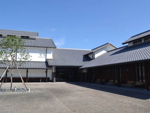 市之倉さかづき美術館は作陶館のすぐ隣です。_幸兵衛窯 作陶館
