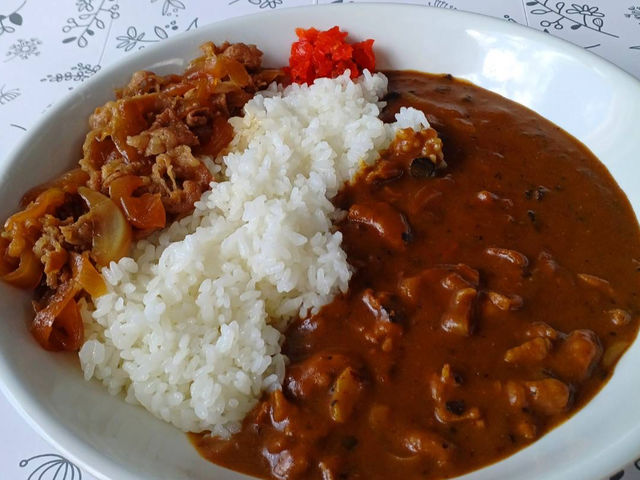 昼食のカレーライスに牛盛りトッピング_ユニオン ベース