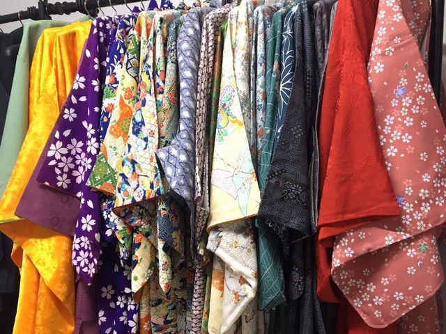 色とりどりの着物_着物レンタル 天岩戸開