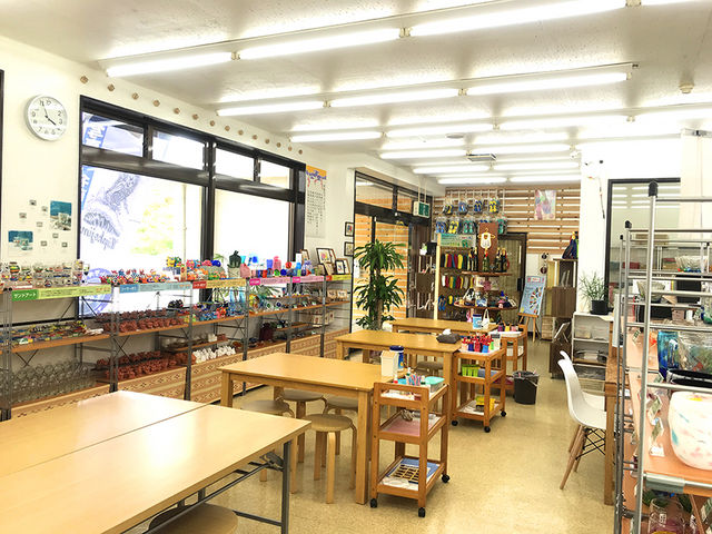 明るく開放的な店内で作ることに集中できます♪_ドゥーシーラボ