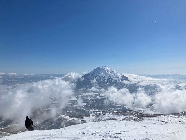 スキーシーズン:羊蹄山と冬の雲海_北海道アクセスネットワーク株式会社