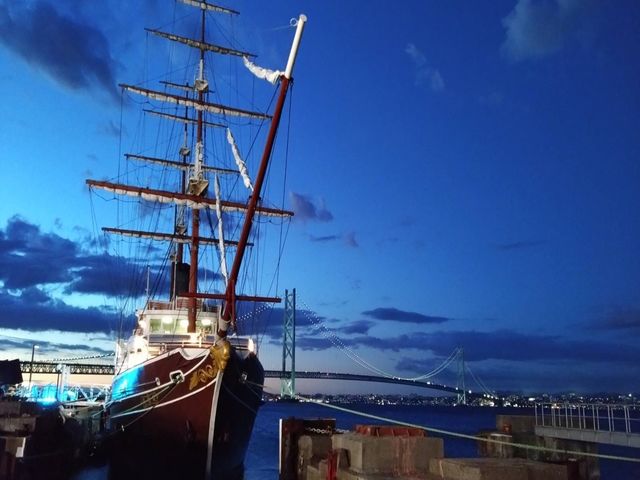 夕暮れの咸臨丸_明石海峡大橋クルーズ