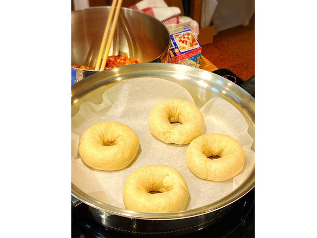 フライパンでふわふわパンも焼けちゃう!_フリーダム
