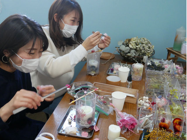 一つ一つ丁寧に教えます。
ゆっくりオリジナルキャンドルを
作ることができます。_chim candle